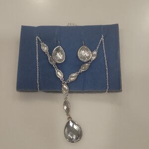 New Silvertone Necklace with Clear Gemstones and Chain Extender, Fashion Jewelry